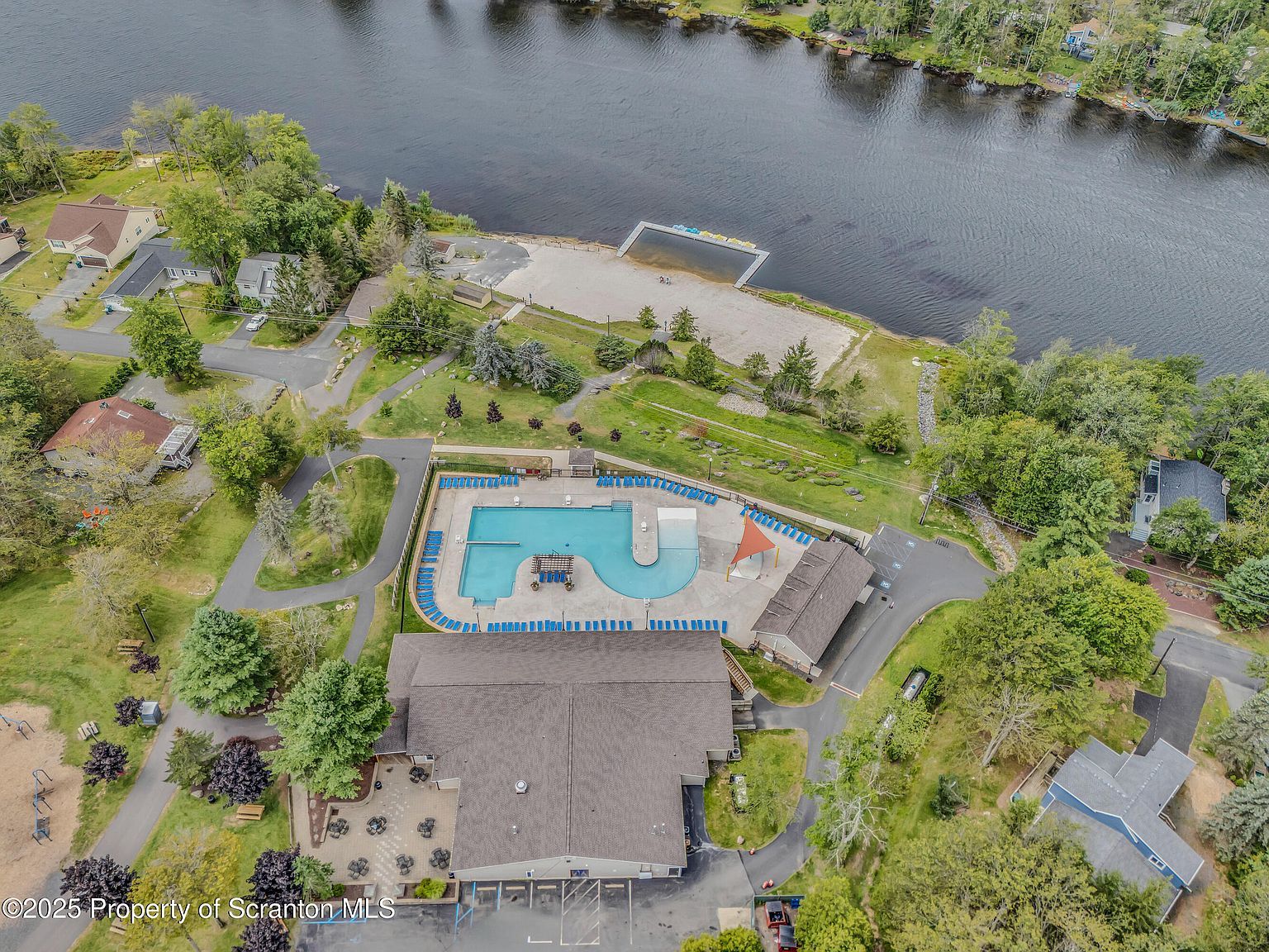 8498 Bumble Bee Way Tobyhanna, PA 18466 - Thumbnail 3