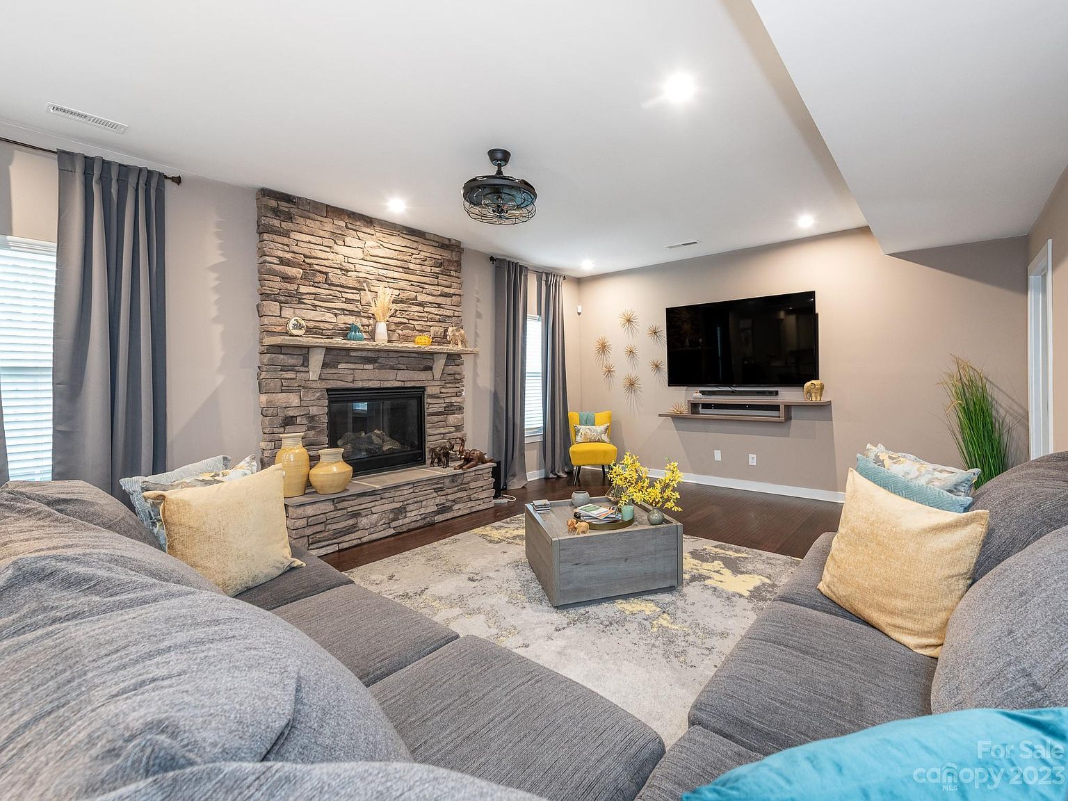 10015 Paper Birch Dr Charlotte, NC 28215 - Thumbnail 3