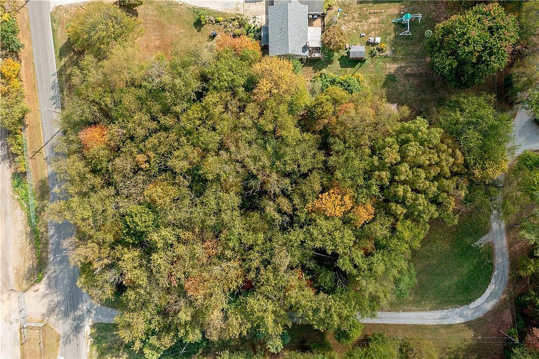 1924 Sohn Rd Aliquippa, PA 15001 - Thumbnail 3