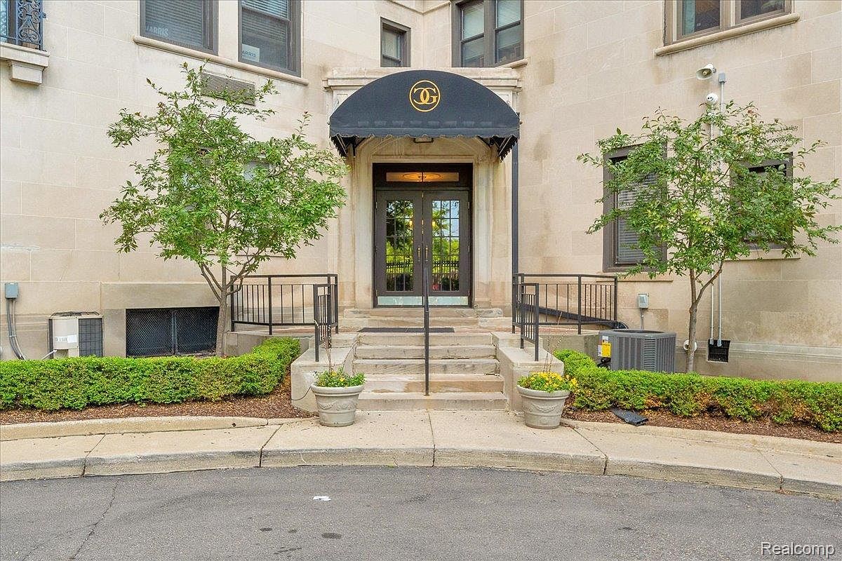 2900 E Jefferson Ave APT C5 Detroit, MI 48207 - Thumbnail 3