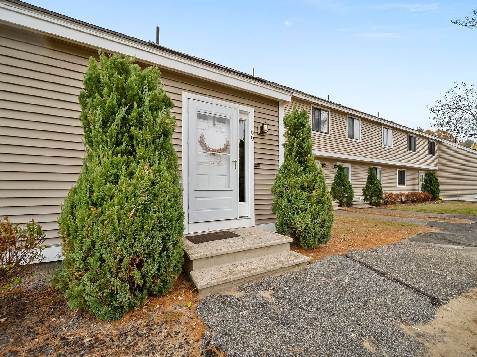 69 Bayberry Ln Londonderry, NH 03053 - Thumbnail 3