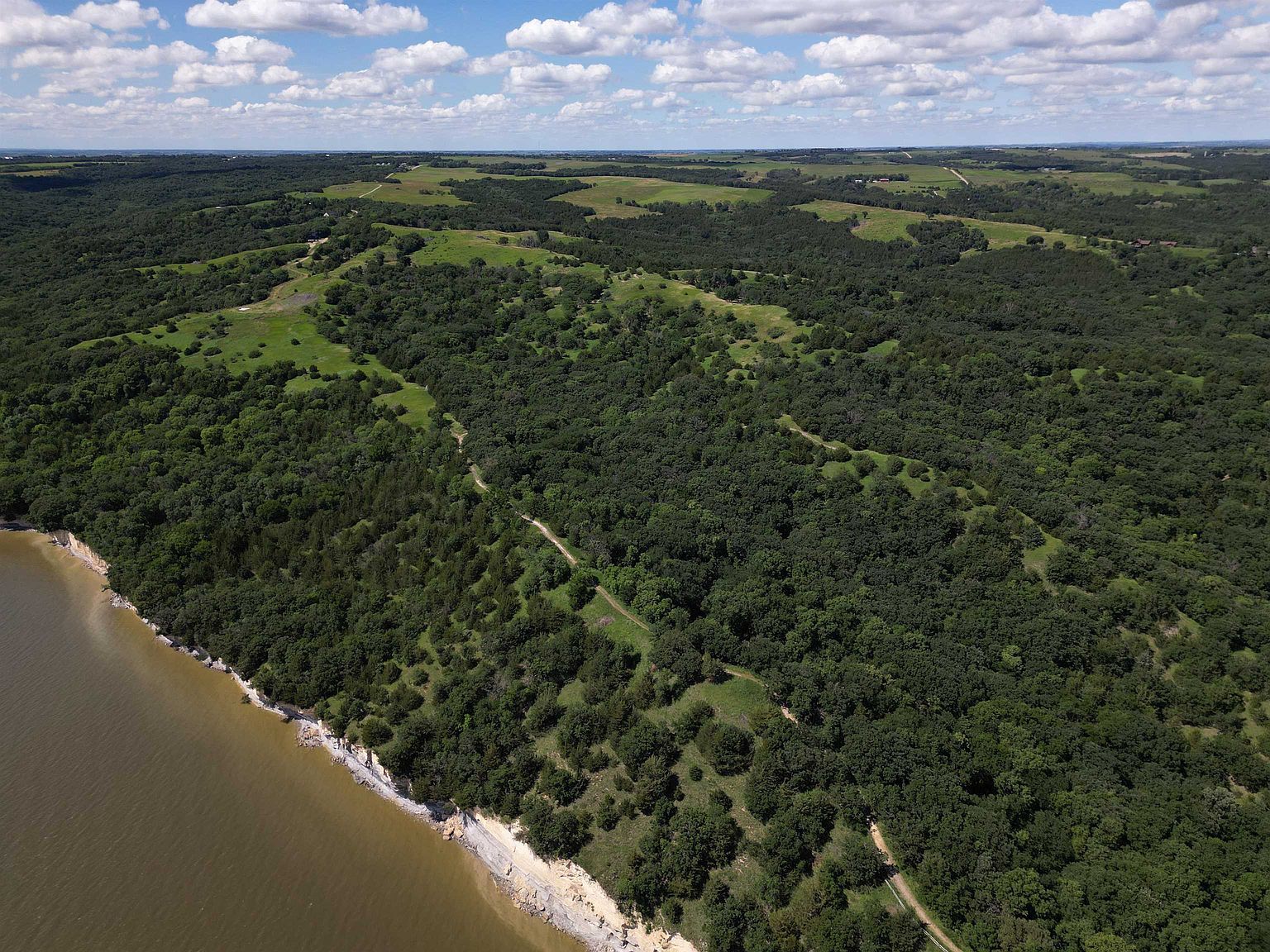 31198 Lake Forest Dr Tabor, SD 57063 - Thumbnail 3