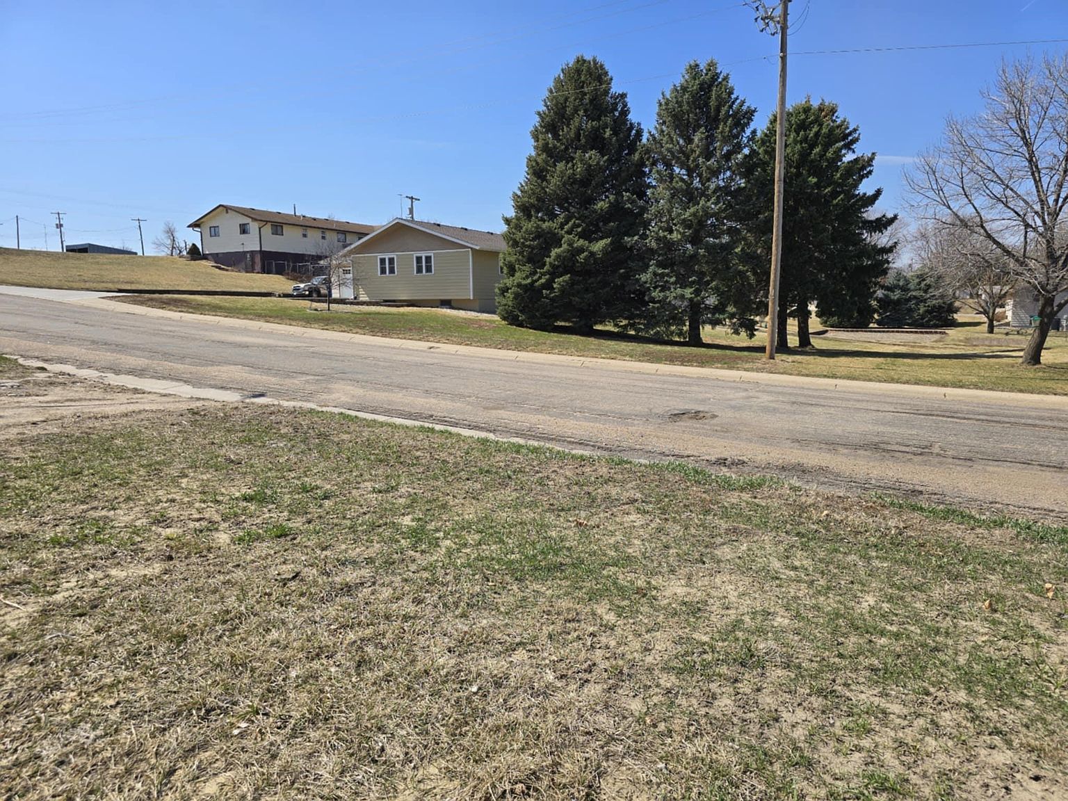 903 W 2nd St Crofton, NE 68730 - Thumbnail 3