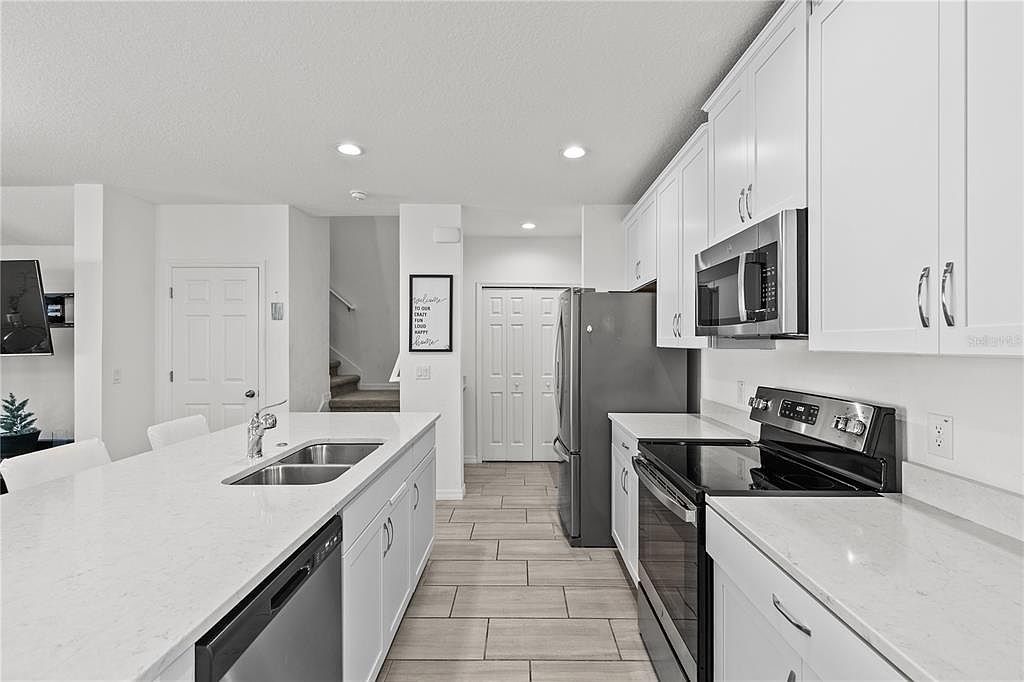 1286 Wispy Cypress Dr Kissimmee, FL 34746 - Thumbnail 3