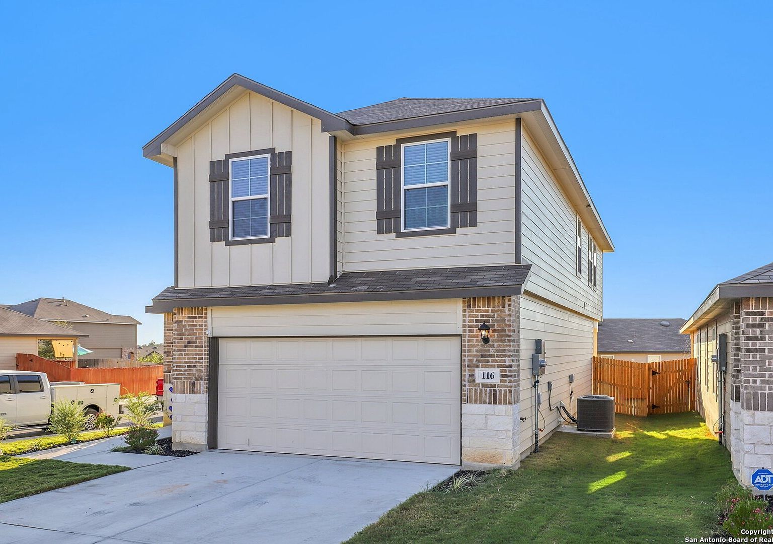 116 Middle Green Loop Floresville, TX 78114 - Thumbnail 3