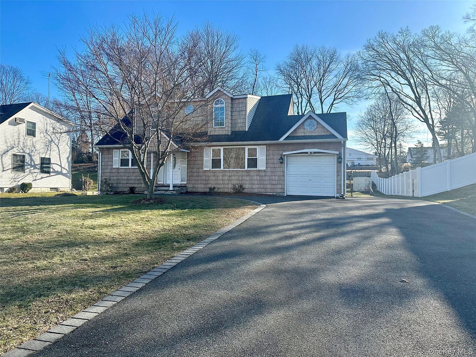 46 Falcon Dr Hauppauge, NY 11788 - Thumbnail 3