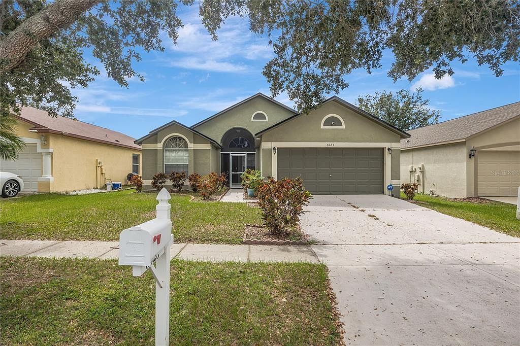 6923 Waterbrook Ct Gibsonton, FL 33534 - Thumbnail 3