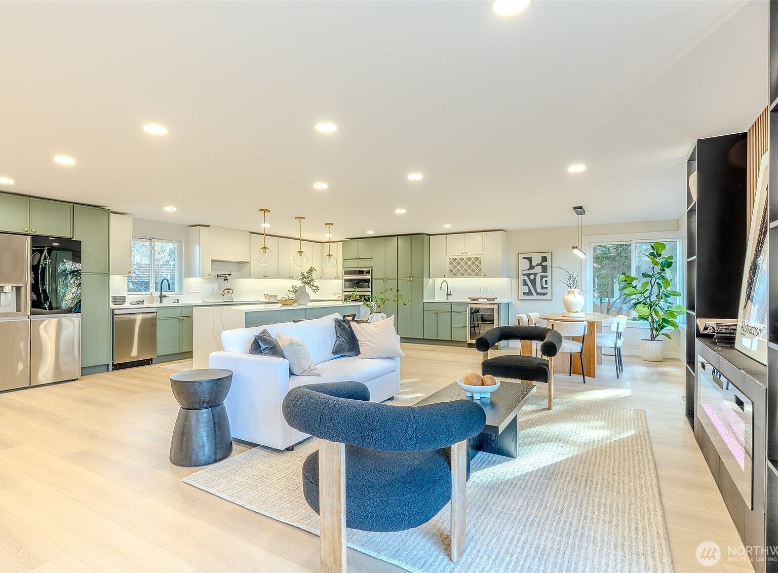 16425 Benson Rd S Renton, WA 98055 - Thumbnail 3