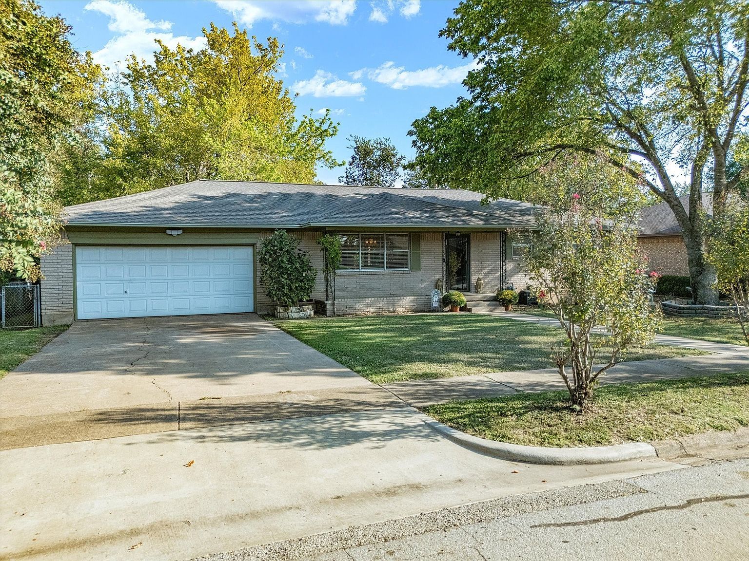 209 W Avenue K Midlothian, TX 76065 - Thumbnail 3