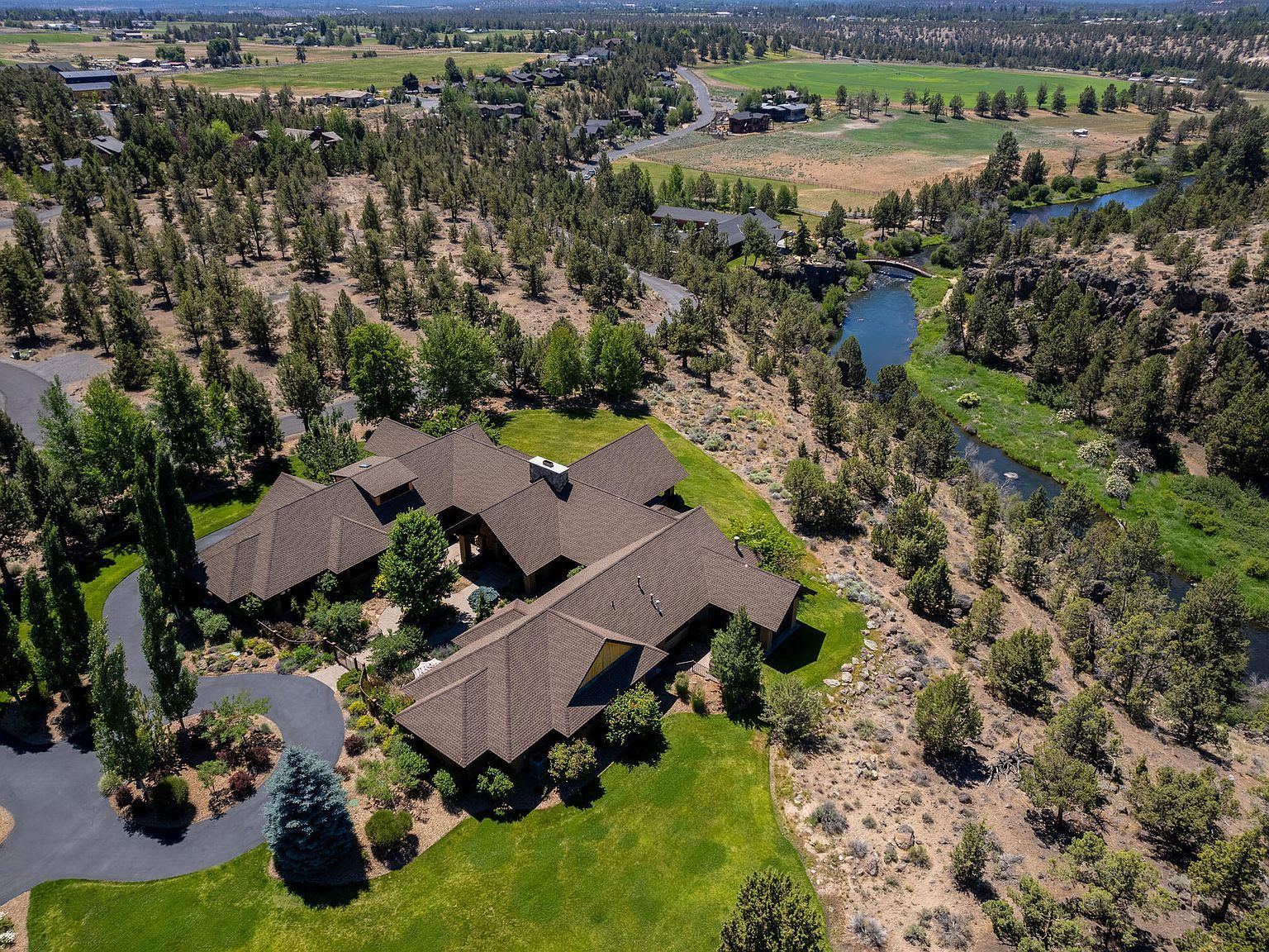 20450 Arrowhead Dr Bend, OR 97703 - Thumbnail 3