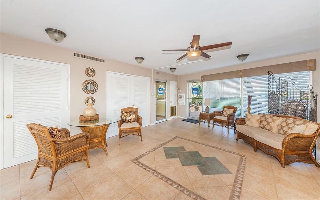 4525 Cove Cir APT 603 Saint Petersburg, FL 33708 - Thumbnail 3