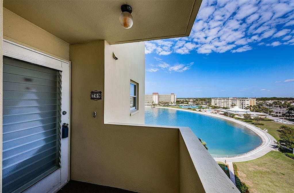 4525 Cove Cir APT 709 Saint Petersburg, FL 33708 - Thumbnail 3