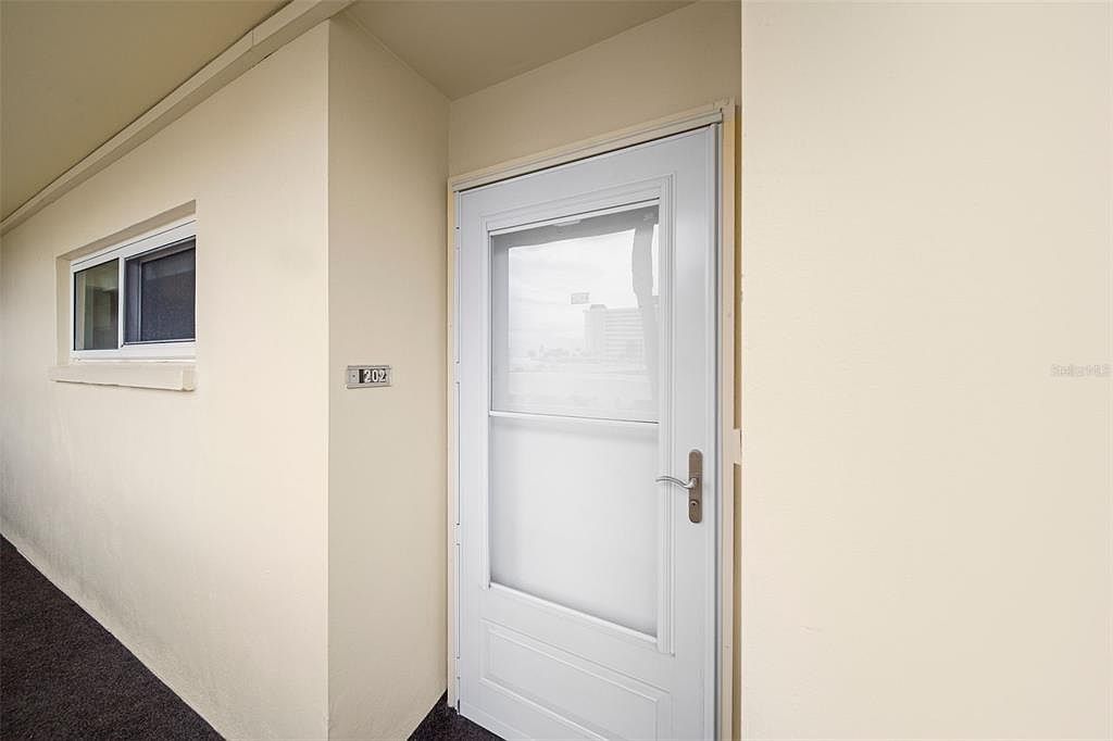4725 Cove Cir APT 202 Saint Petersburg, FL 33708 - Thumbnail 3