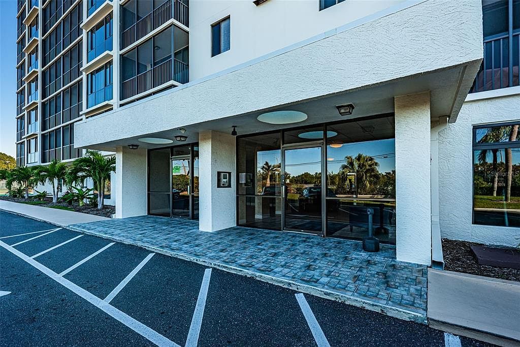 7100 Sunshine Skyway Ln S APT 608 Saint Petersburg, FL 33711 - Thumbnail 3