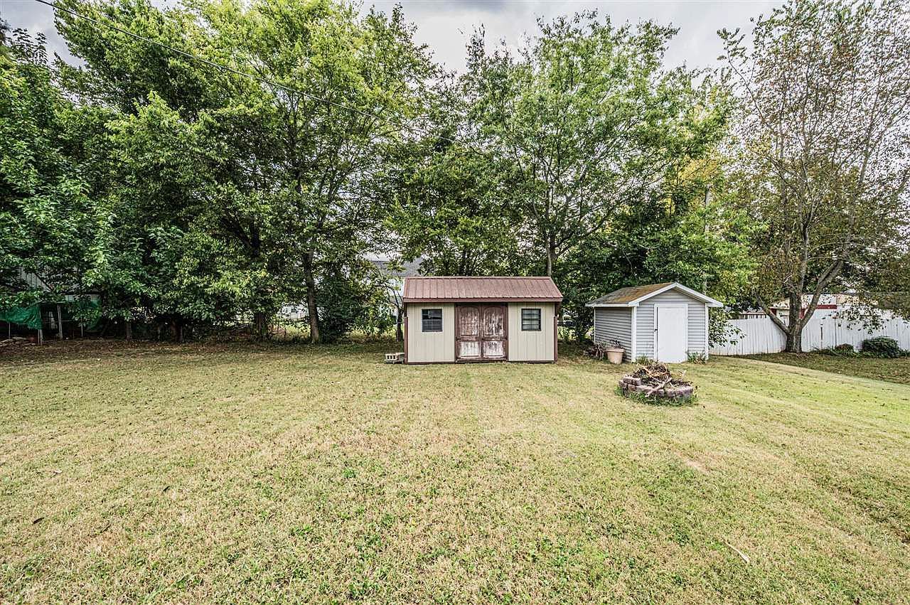 320 N High St Adairville, KY 42202 - Thumbnail 3