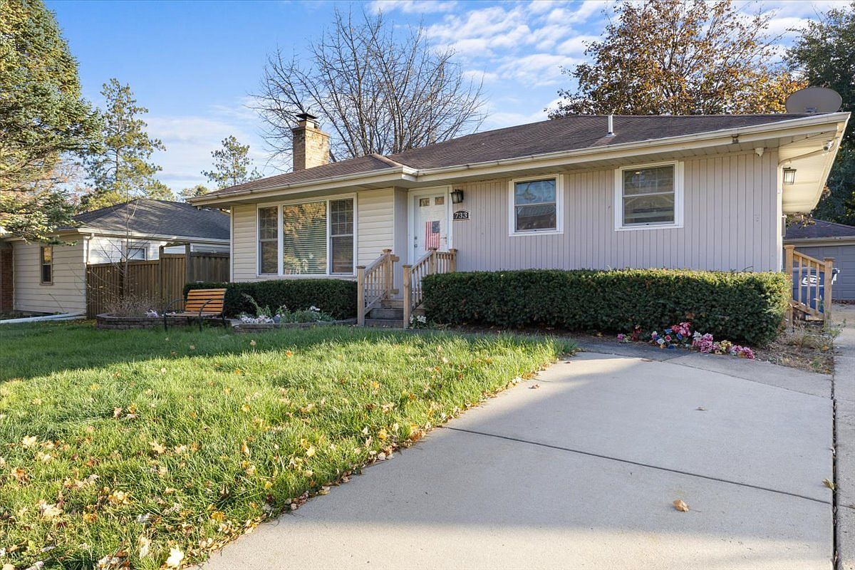 733 Greenview Ave Des Plaines, IL 60016 - Thumbnail 3