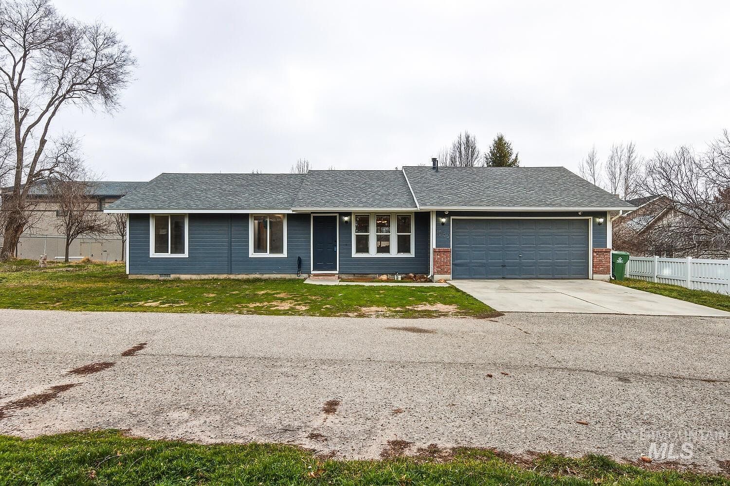 1052 NW 5th St Meridian, ID 83642 - Thumbnail 3