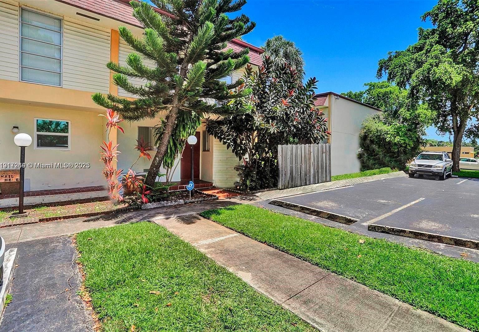 2701 N 34th Ave #1D Hollywood, FL 33021 - Thumbnail 3