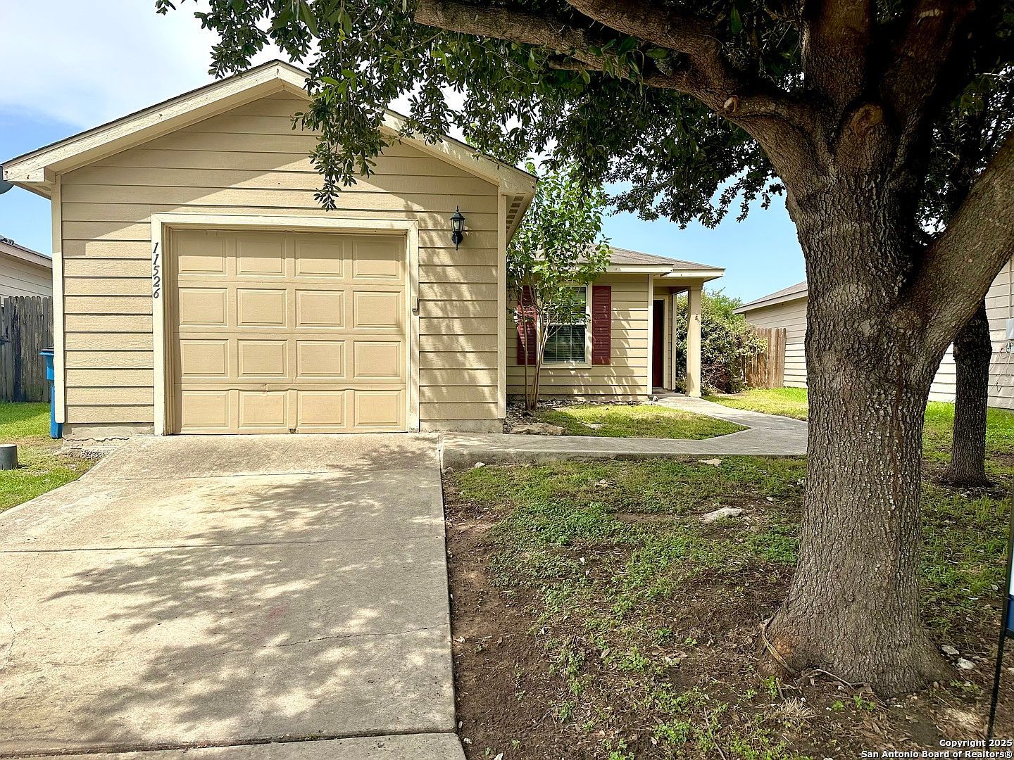 11526 Country Cyn San Antonio, TX 78252 - Thumbnail 3