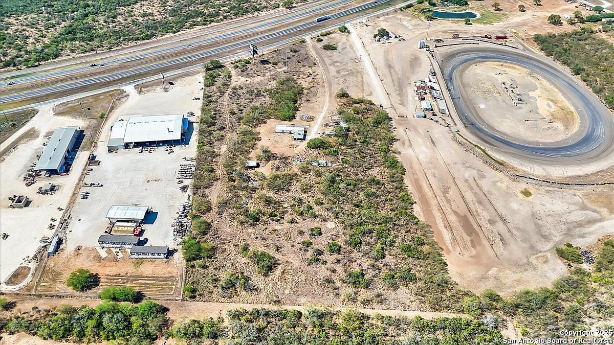 215859 Interstate Highway 37 Pleasanton, TX 78064 - Thumbnail 3