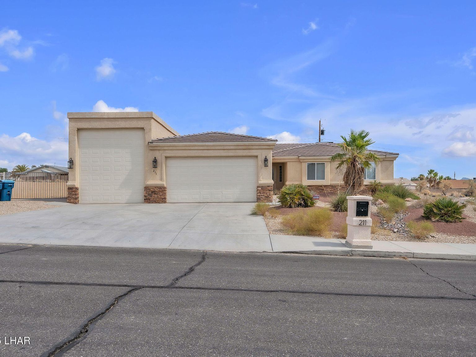 211 Freer Ct Lake Havasu City, AZ 86406 - Thumbnail 3