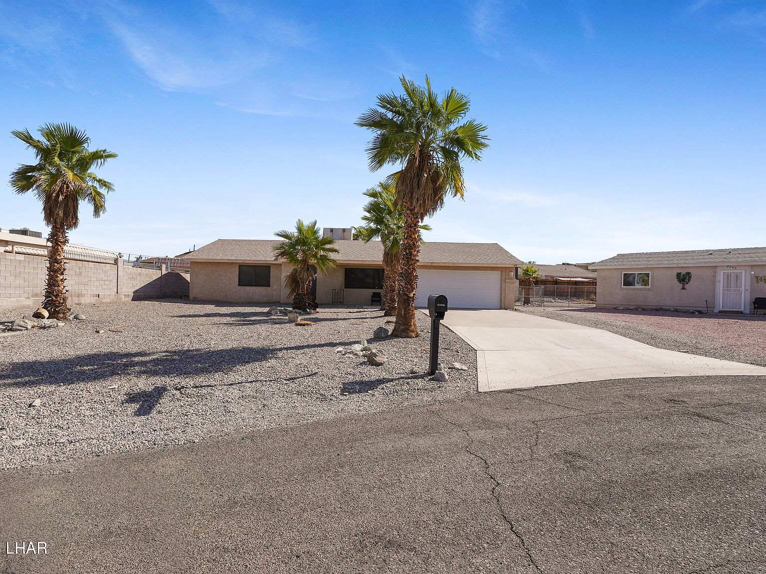 2294 Pheasant Ln Lake Havasu City, AZ 86403 - Thumbnail 3