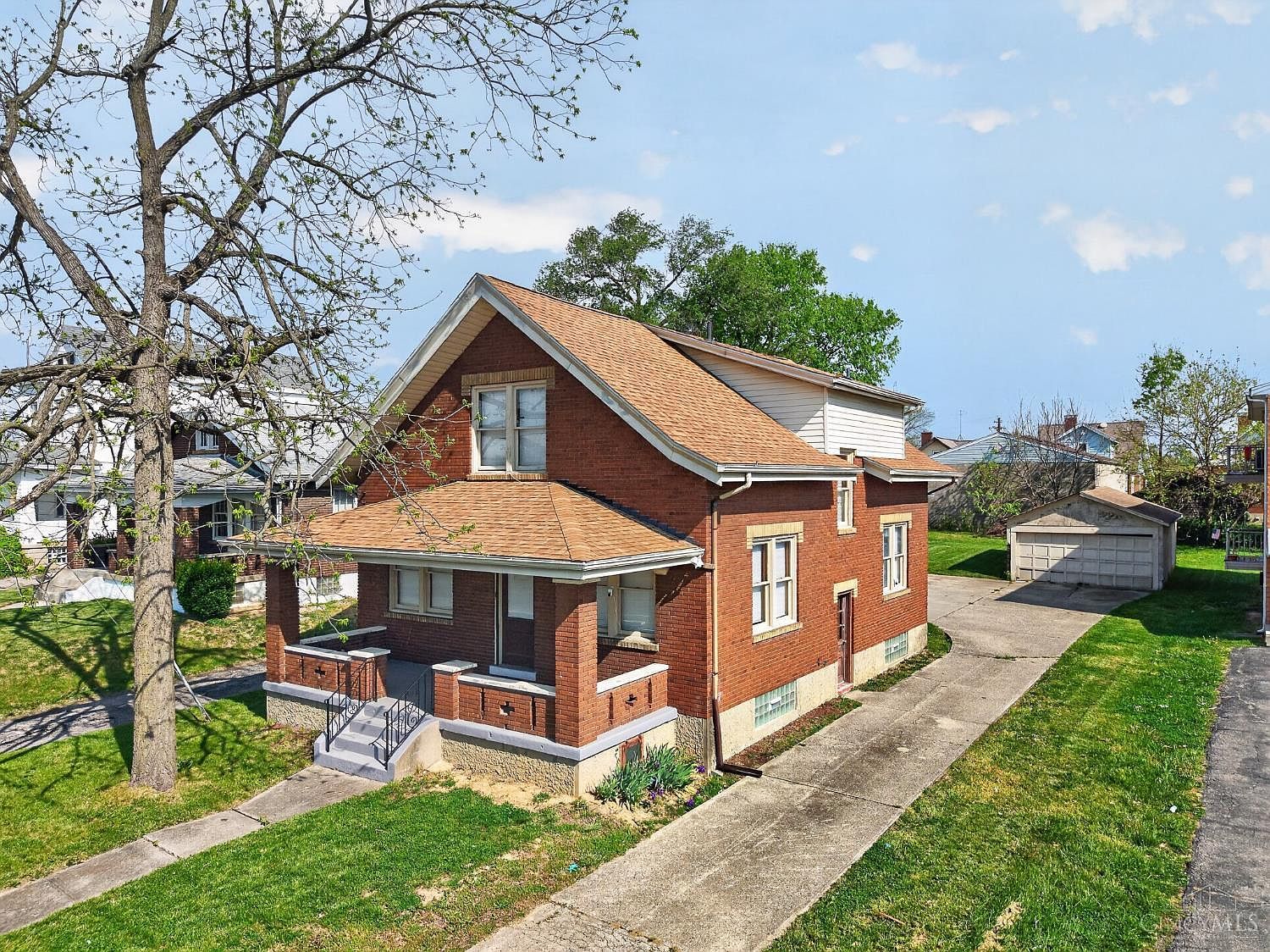1586 W Galbraith Rd Cincinnati, OH 45231 - Thumbnail 3