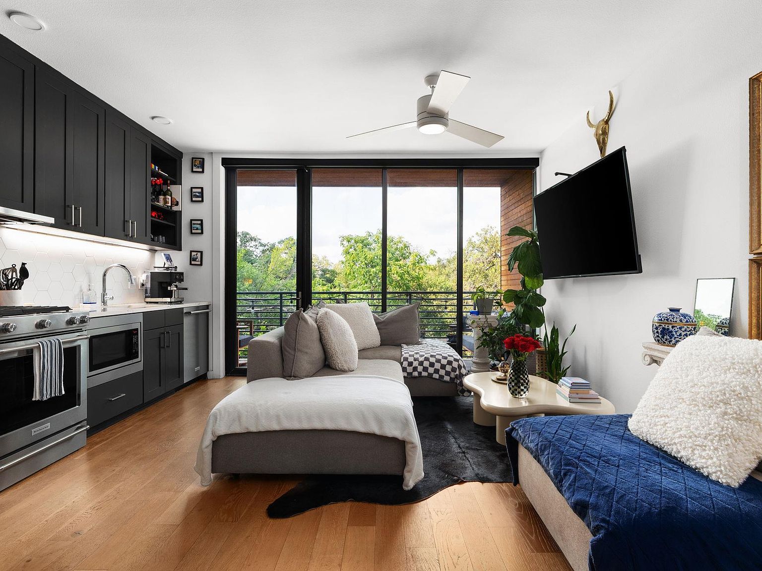 900 S 1st St #320 Austin, TX 78704 - Thumbnail 3