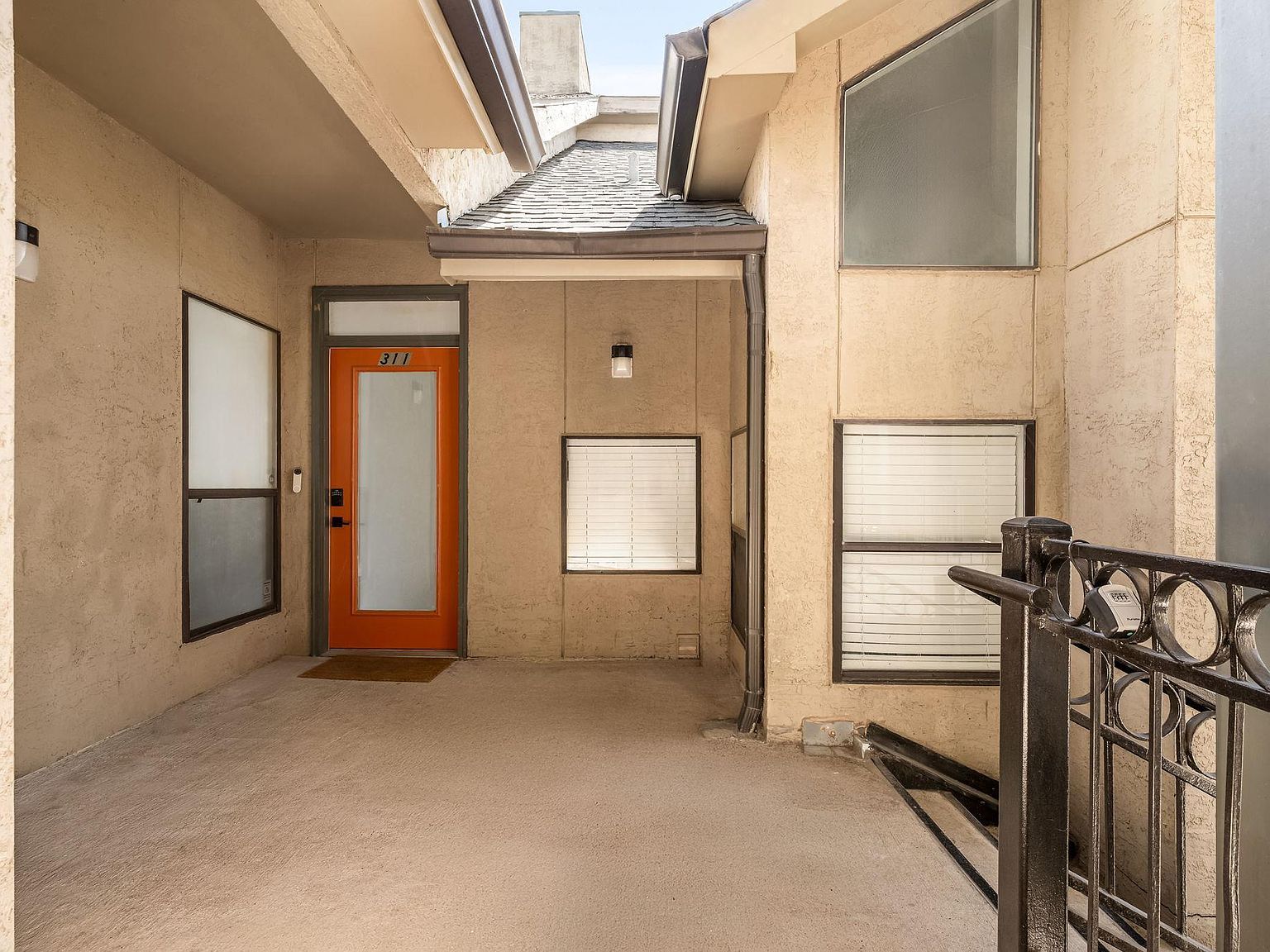 1910 Robbins Pl APT 311 Austin, TX 78705 - Thumbnail 3