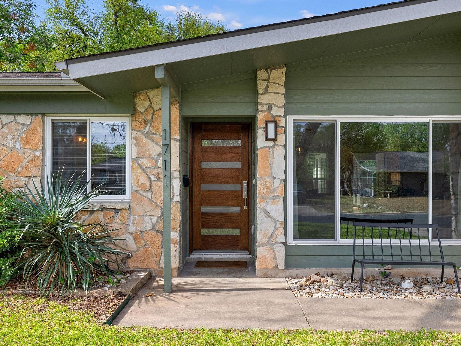 1711 Belford Dr Austin, TX 78757 - Thumbnail 3