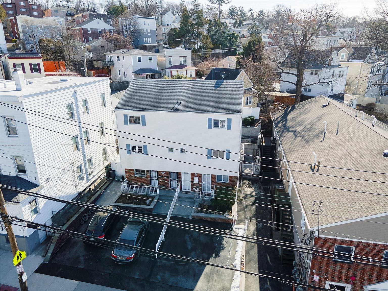 34 Lockwood Ave Yonkers, NY 10701 - Thumbnail 3