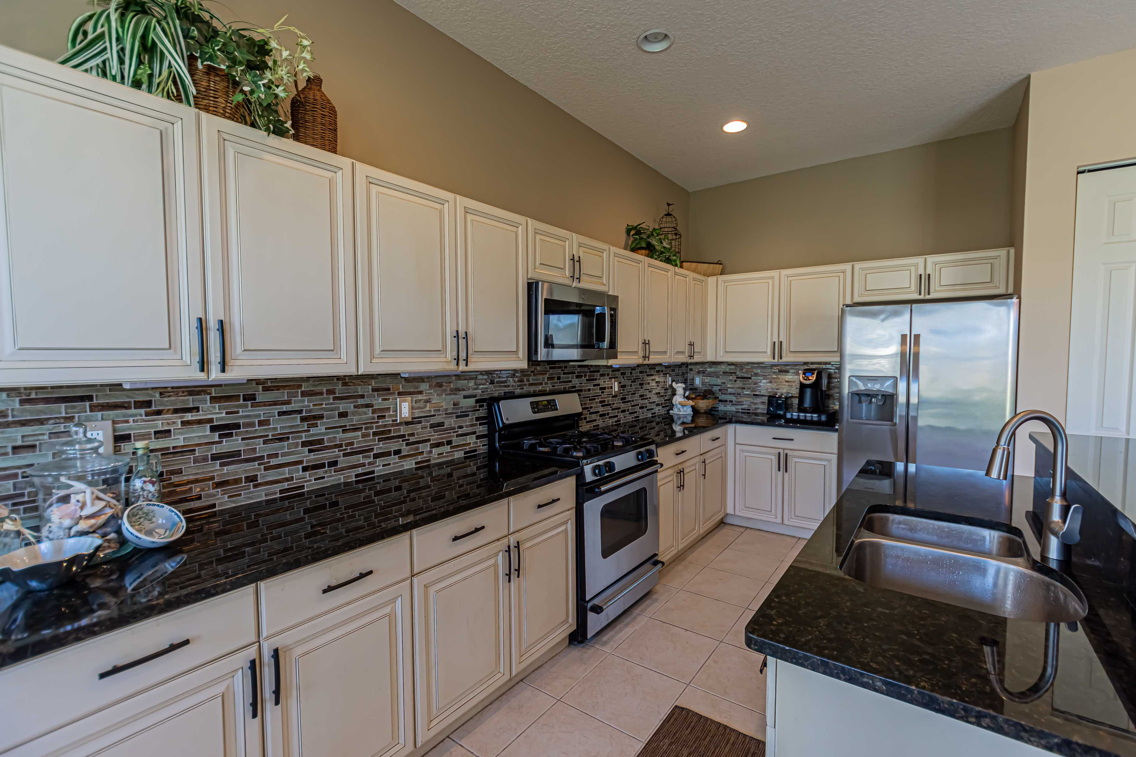 102 Northwest Swann Mill Circle, Port St. Lucie, FL, USA, 34986 - Thumbnail 3