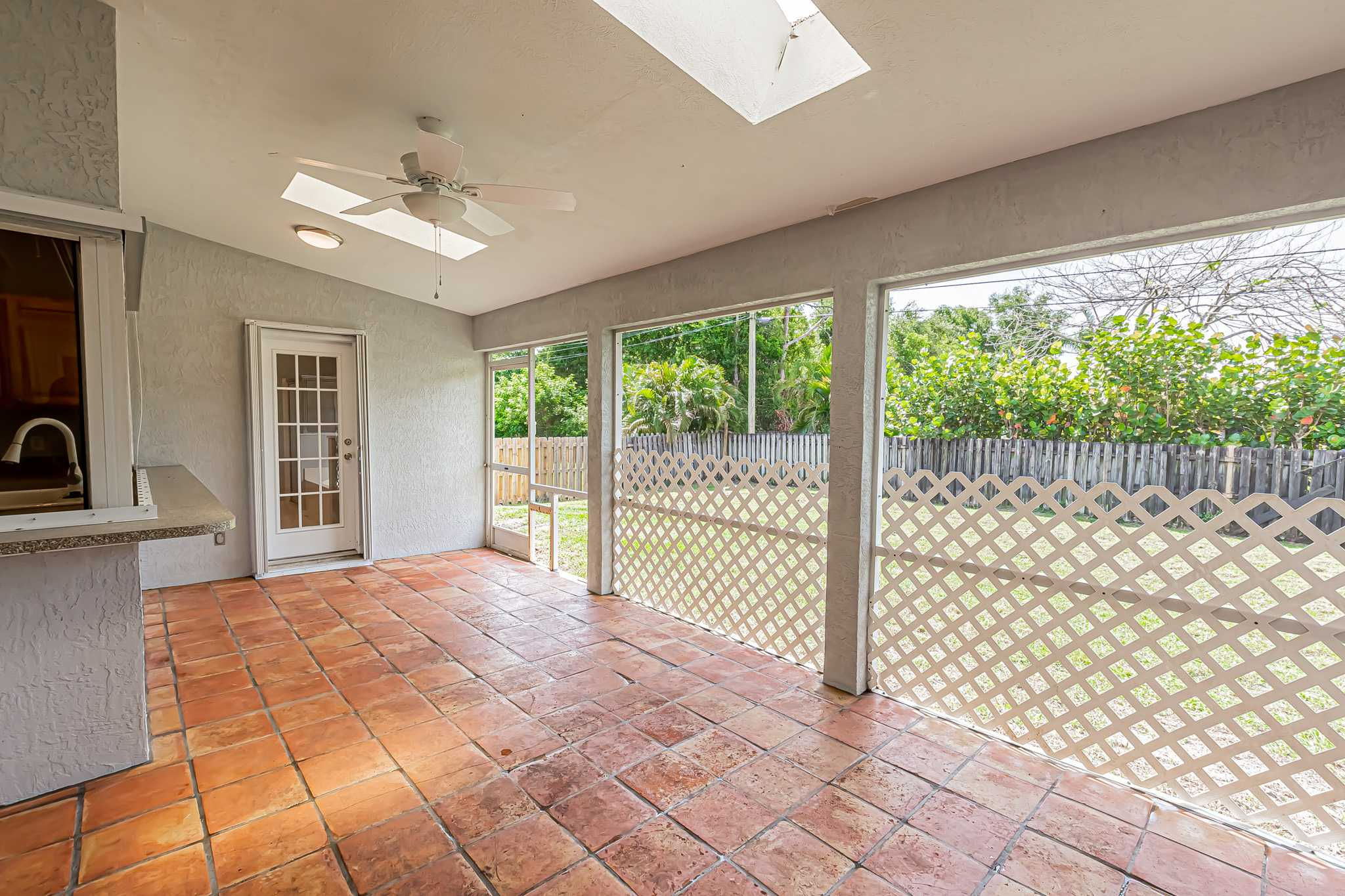 558 Southwest Hamburg Terrace, Port St. Lucie, FL, USA, 34984 - Thumbnail 4