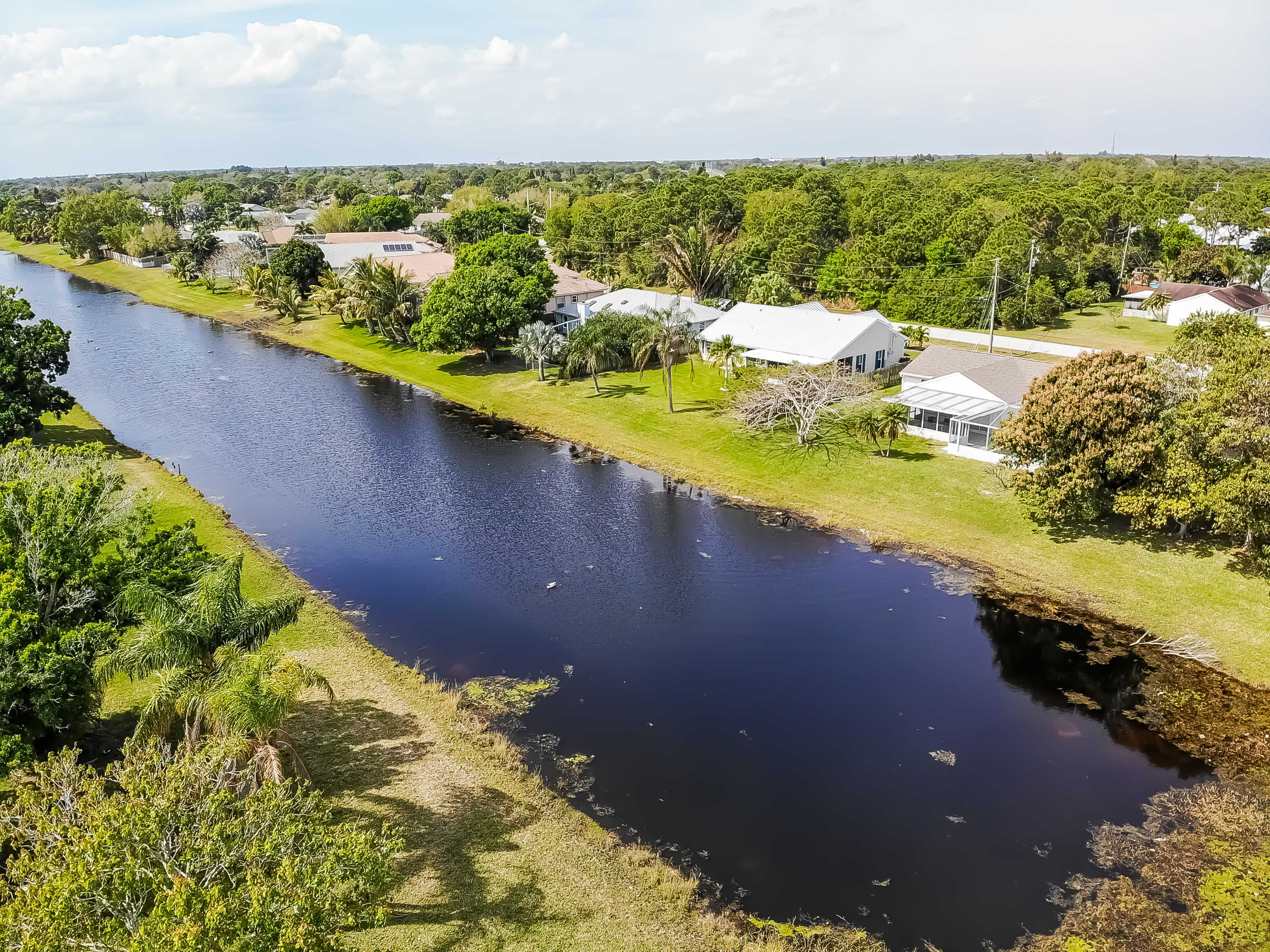 1581 Southeast Dome Circle, Port St. Lucie, FL, USA, 34952 - Thumbnail 3