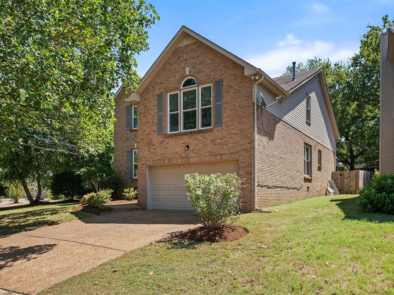 812 Magnolia Ct E Nashville, TN 37221 - Thumbnail 3