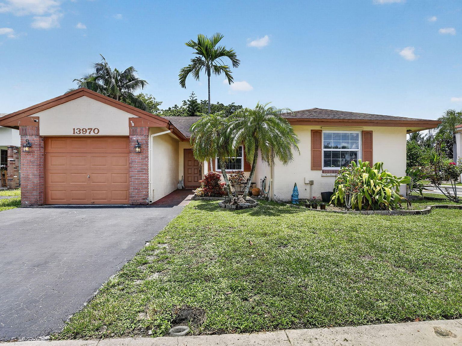 13970 Oaklawn Pl Davie, FL 33325 - Thumbnail 3
