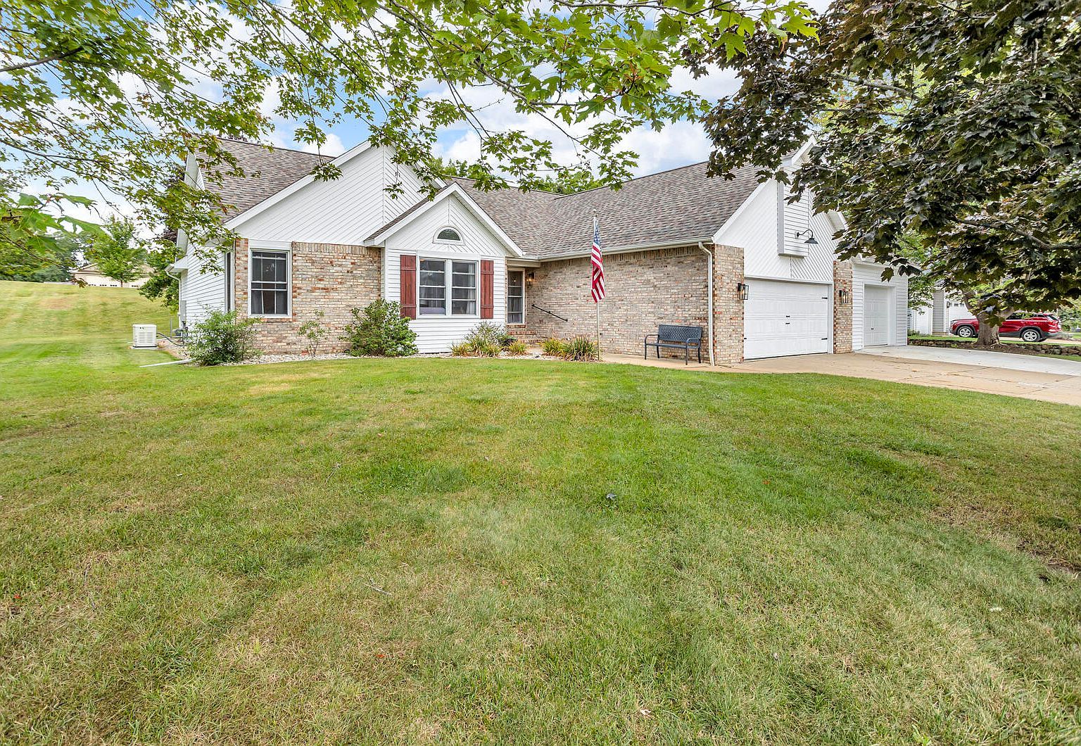 2018 W Coachlight Dr Jackson, MI 49201 - Thumbnail 3