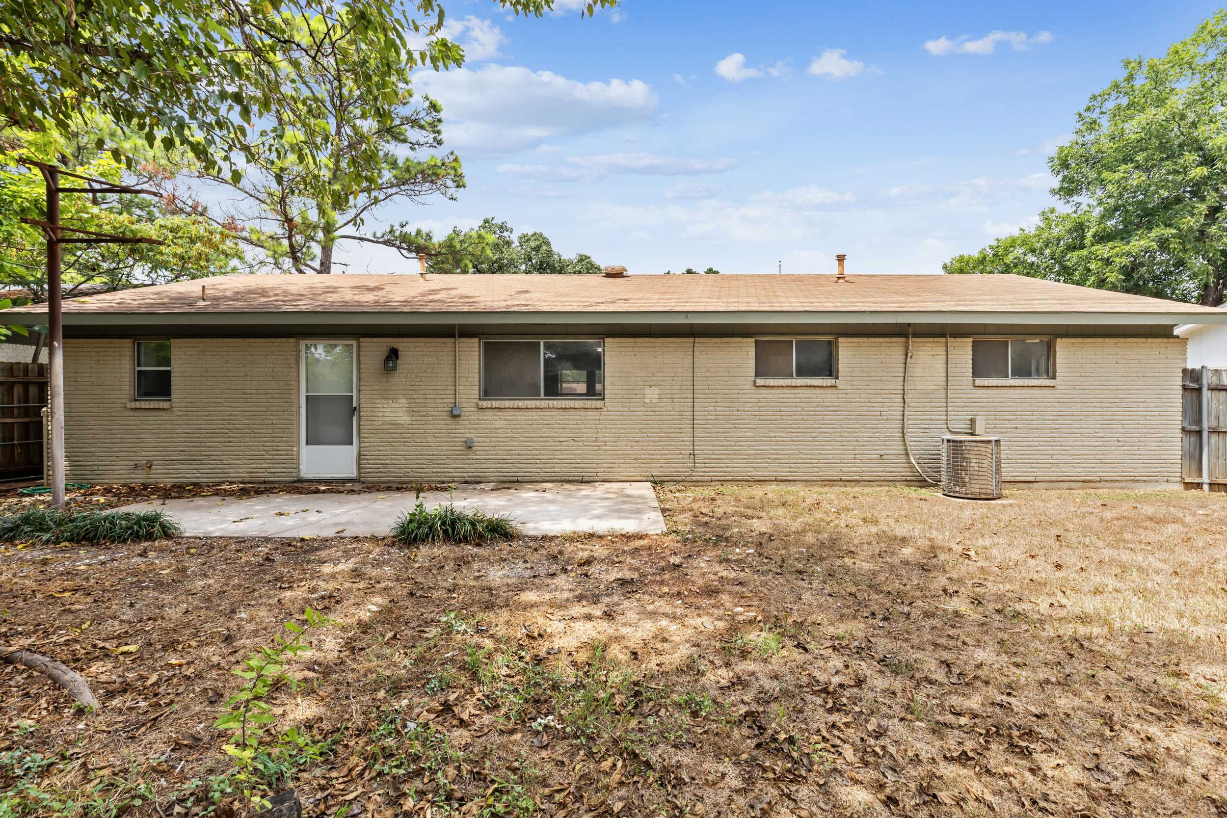 4716 Matthews Court, Forest Hill, TX, USA, 76119 - Thumbnail 4