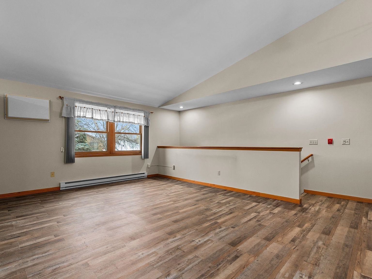 921 Babcock St APT 11 Neenah, WI 54956 - Thumbnail 3