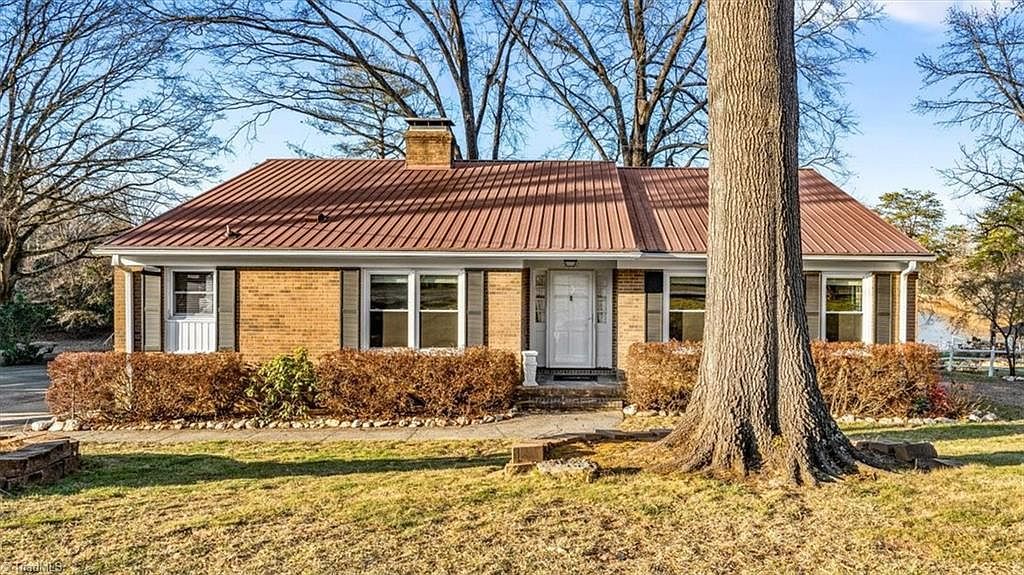 5610 Fleming Terrace Rd Greensboro, NC 27410 - Thumbnail 3