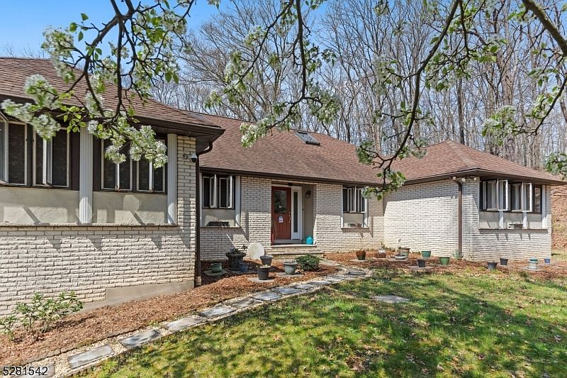 65 Walnut Valley Rd Columbia, NJ 07832 - Thumbnail 3