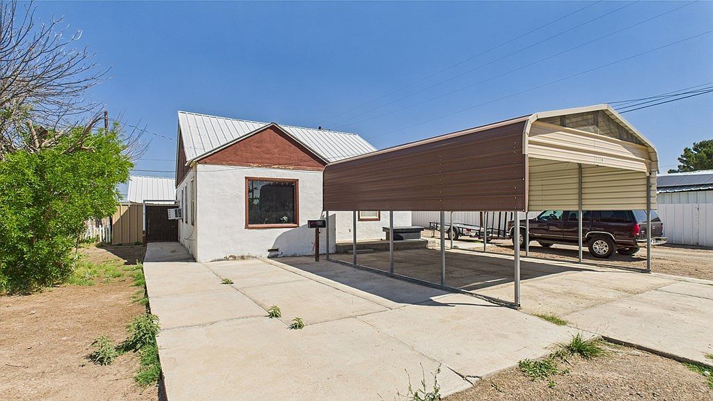 1017 W 5th St Pecos, TX 79772 - Thumbnail 3