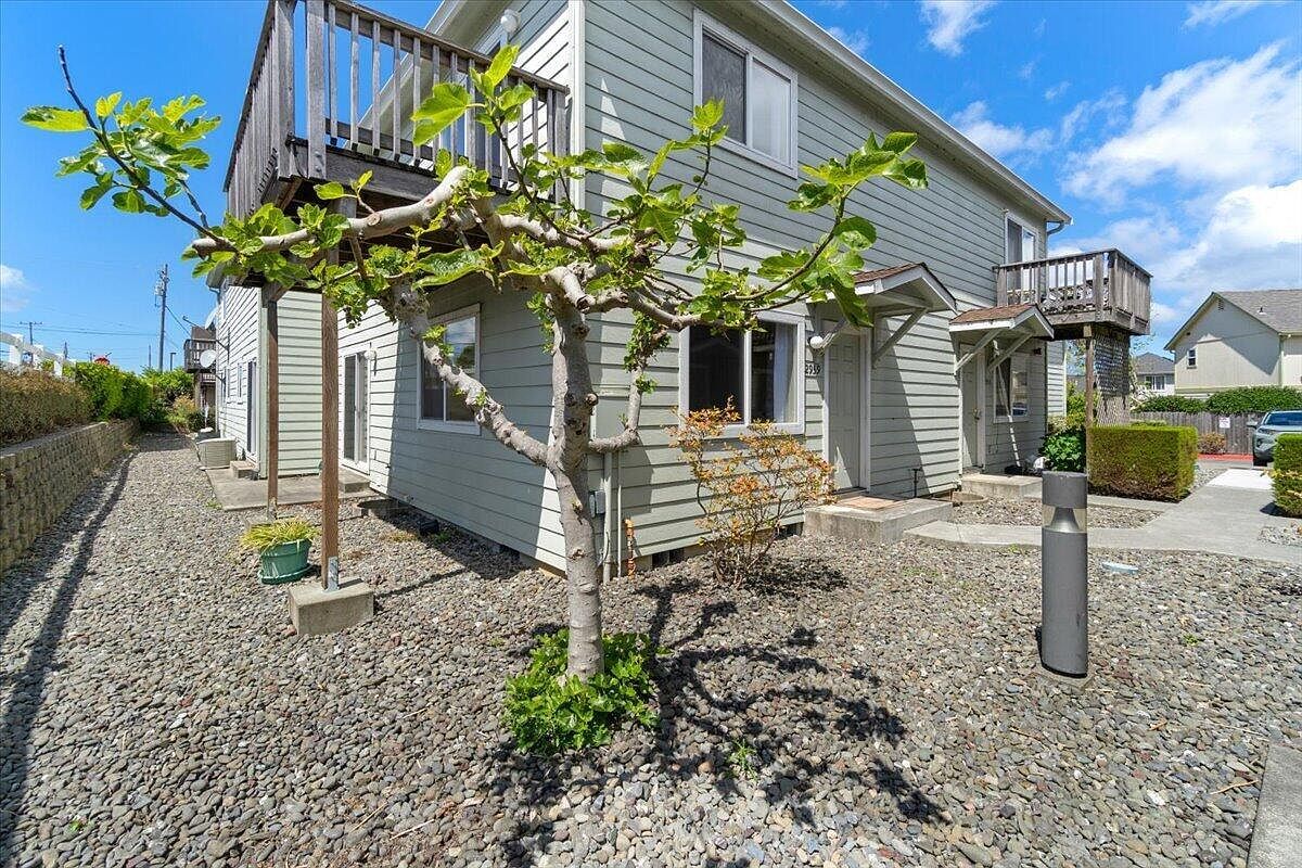 2959 Rainbow Ln Fortuna, CA 95540 - Thumbnail 3