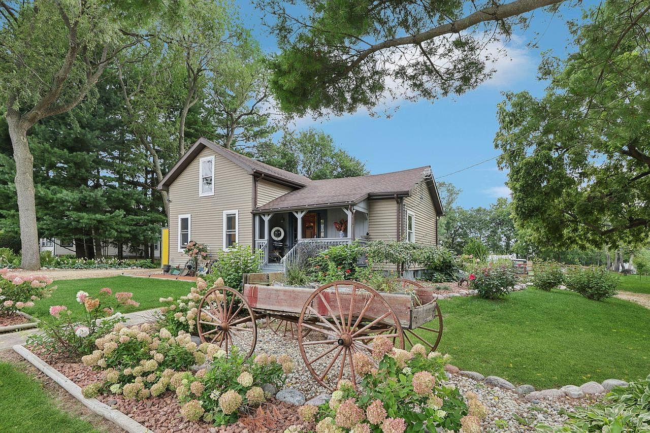 239 Nelson St Sharon, WI 53585 - Thumbnail 3