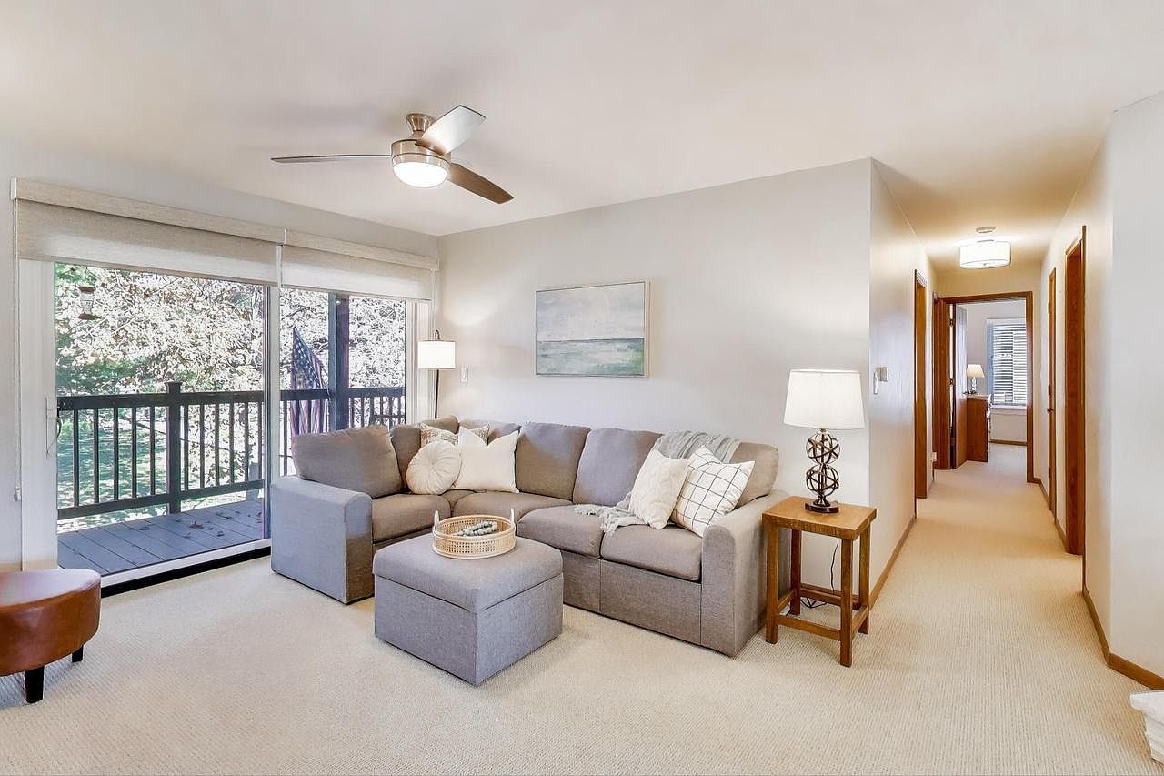 9 Wildwood Ct UNIT D Williams Bay, WI 53191 - Thumbnail 3