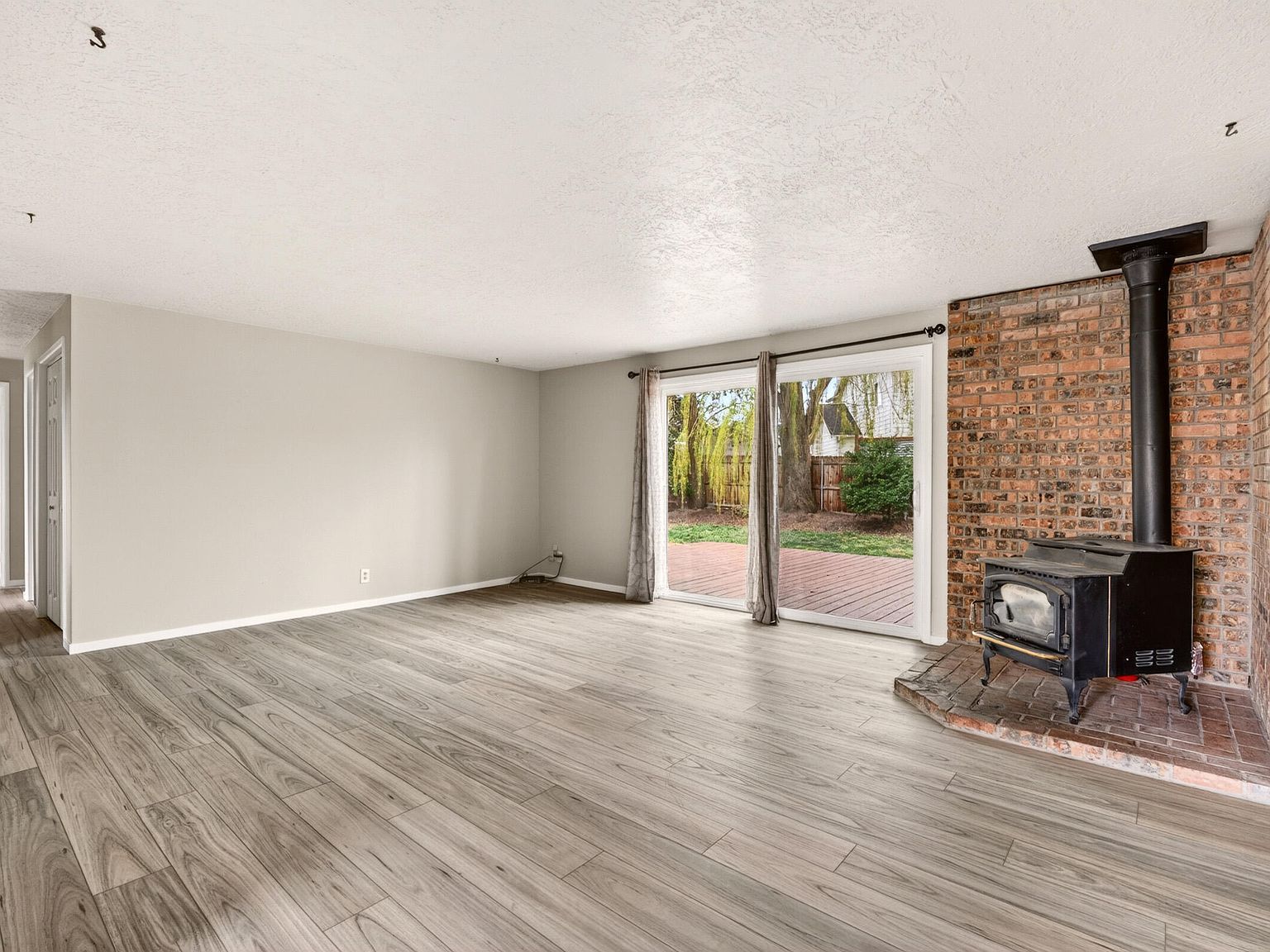 2639 NE Harvey Ln #1 & 2 Bend, OR 97701 - Thumbnail 3