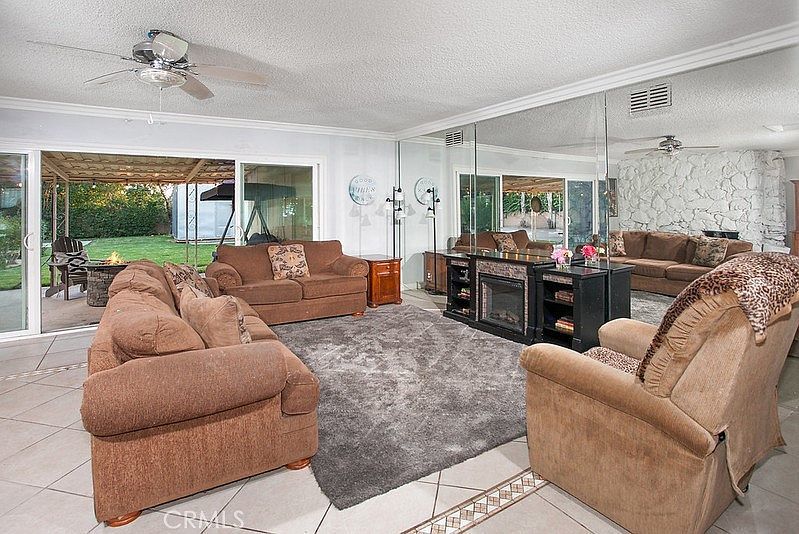 19128 Prairie St Northridge, CA 91324 - Thumbnail 3