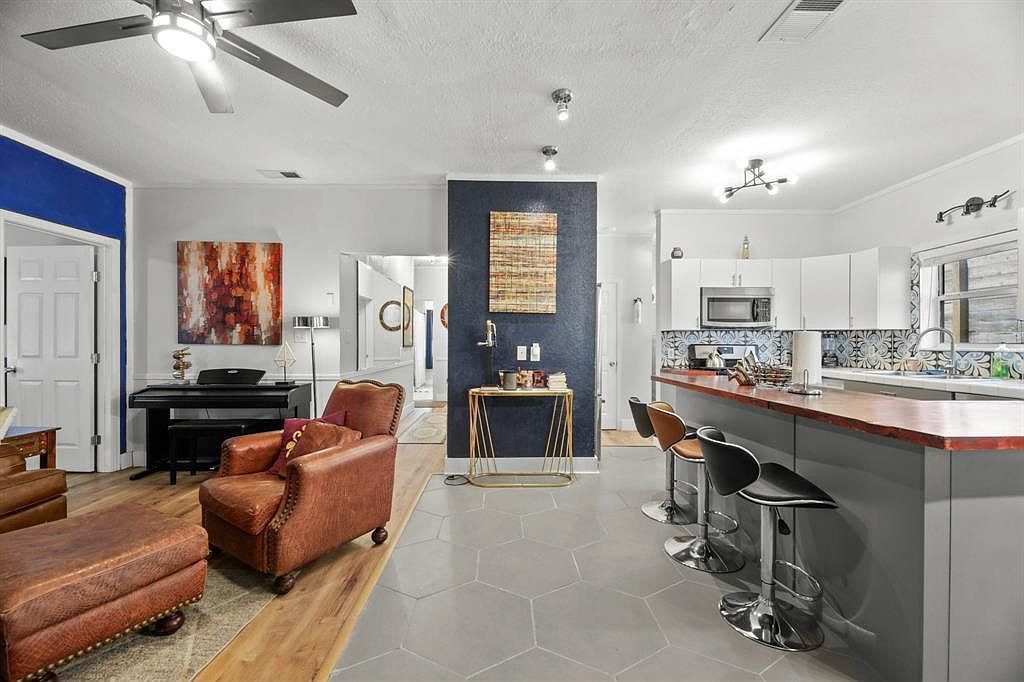 1138 Northwestern Ave Austin, TX 78702 - Thumbnail 3