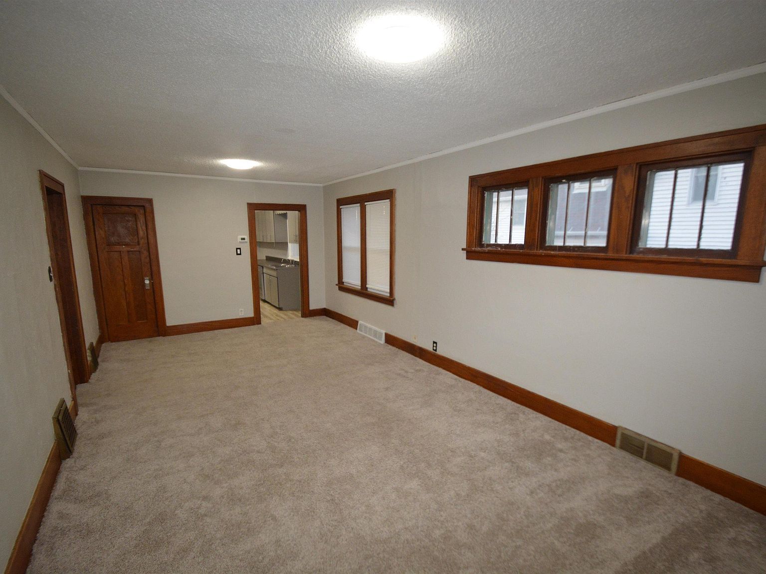 1119 S Cecelia St Sioux City, IA 51106 - Thumbnail 3