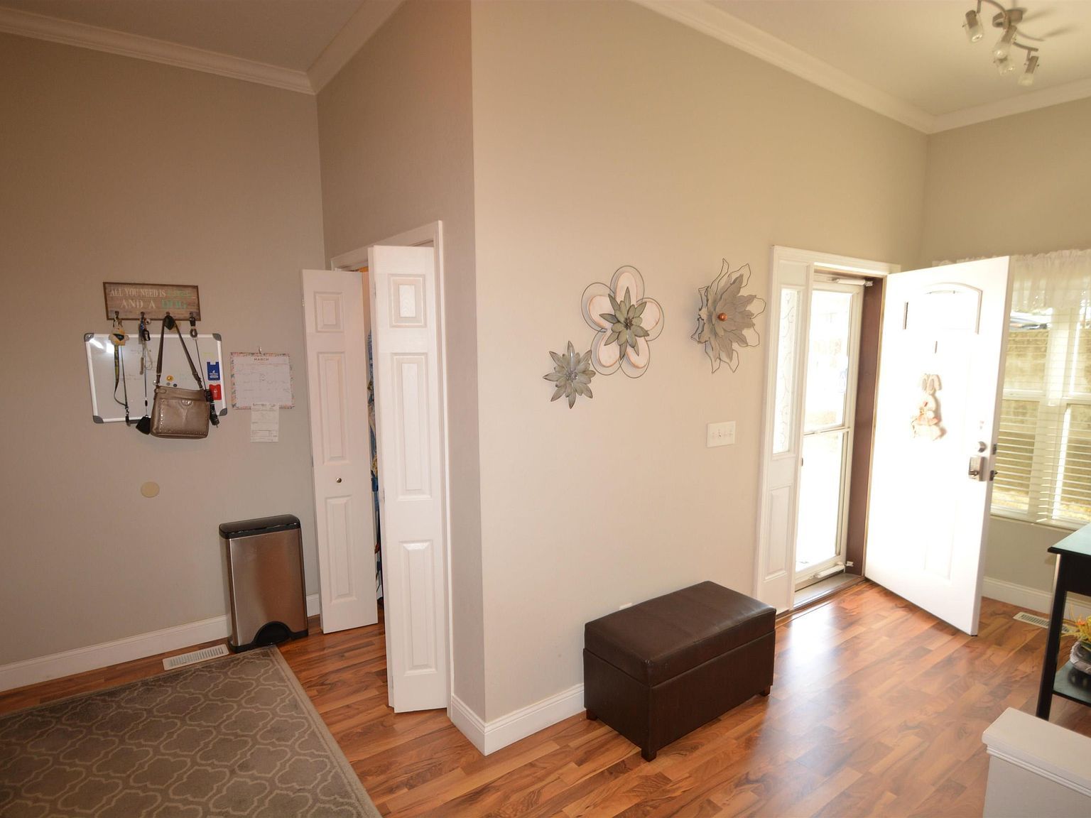 1811 S Saint Aubin St Sioux City, IA 51106 - Thumbnail 3